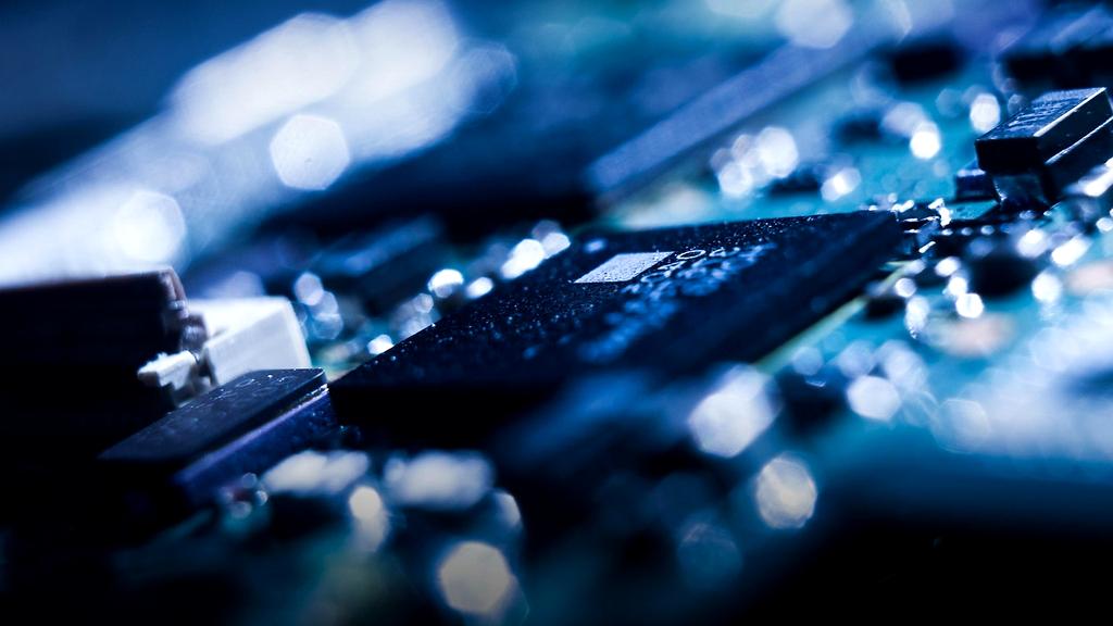 Portrait of Jessica Lee, Hardware Specialist